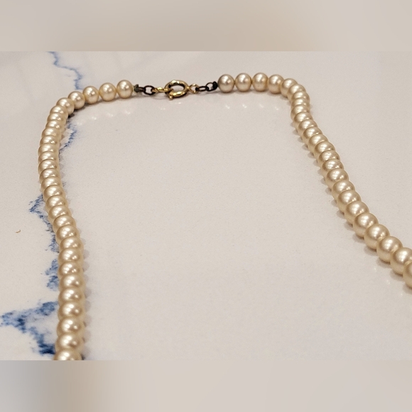 Vintage Pearl Necklace - Picture 4 of 12
